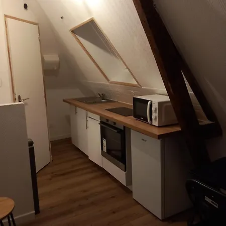 Cozy A - 13 Min Rouen Apartment Deville-les-Rouen